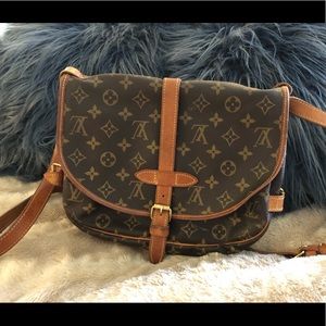 Louis Vuitton Saumur Messenger Bag Monogram Canvas